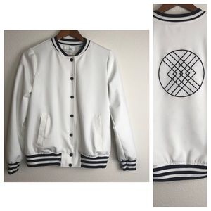 Skies are blue x stitch fix jacket small